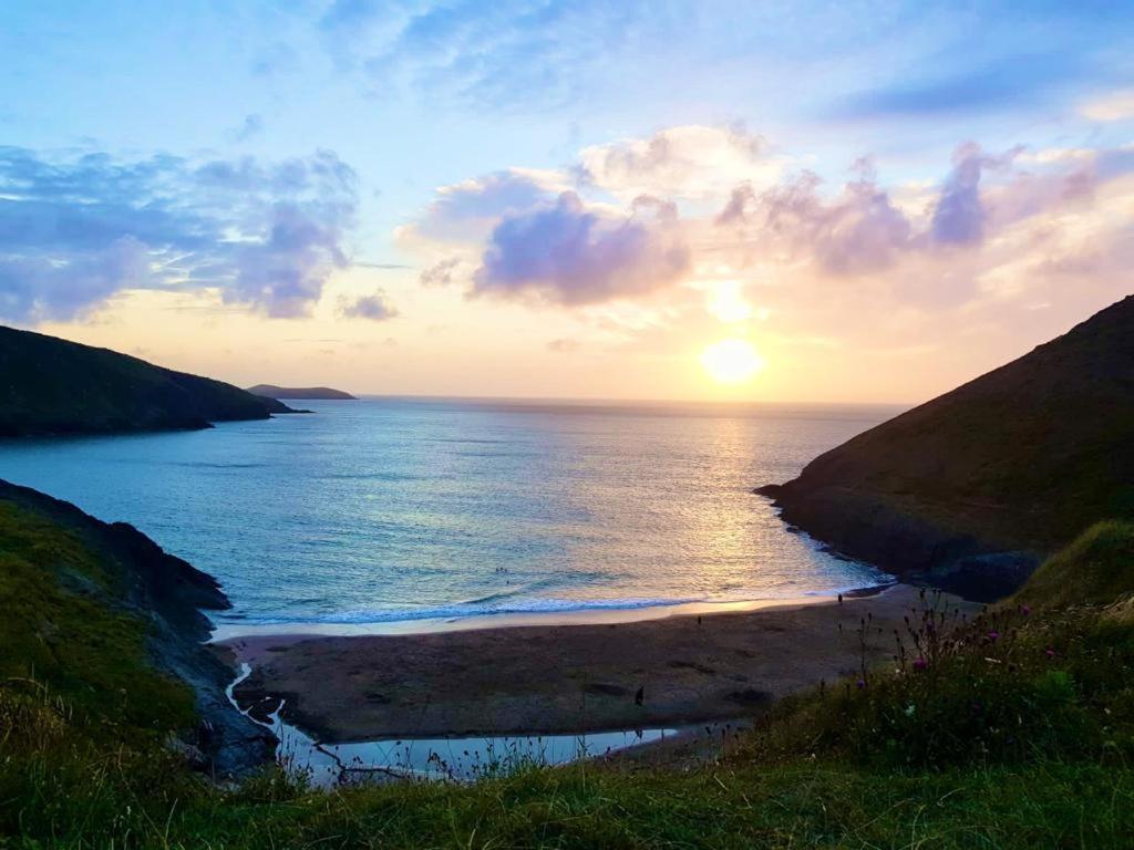 Villa Wild Coastal Retreat At Troed Y Rhiw Aberporth, West Wales Exterior foto